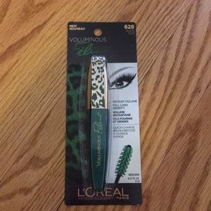 Voluminous feline mascara